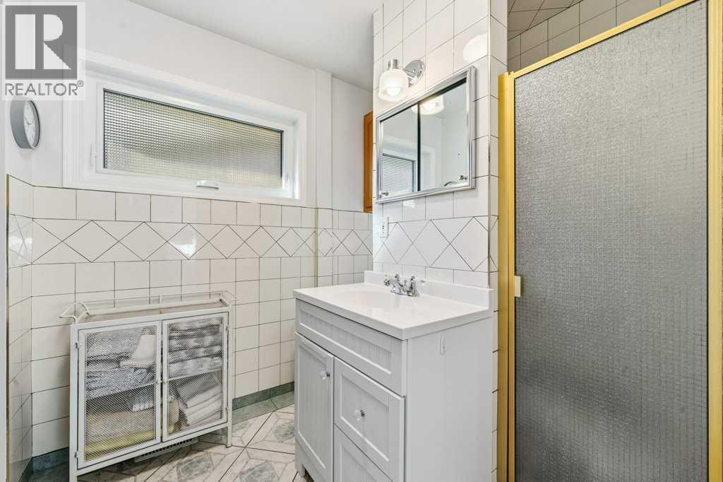 7804 7 Street Sw Property Photo 28