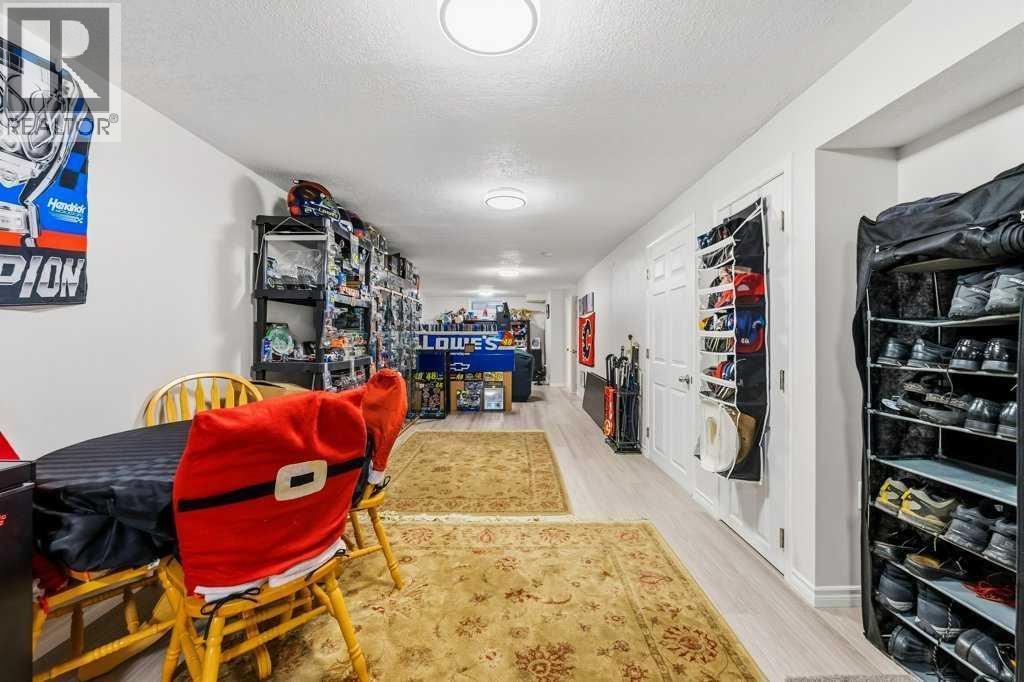 7804 7 Street Sw Property Photo 41
