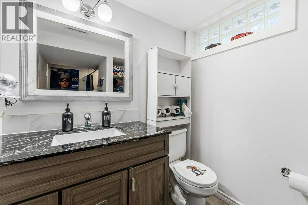 7804 7 Street Sw Property Photo 43