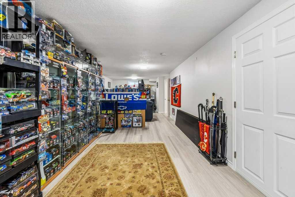 7804 7 Street Sw Property Photo 45