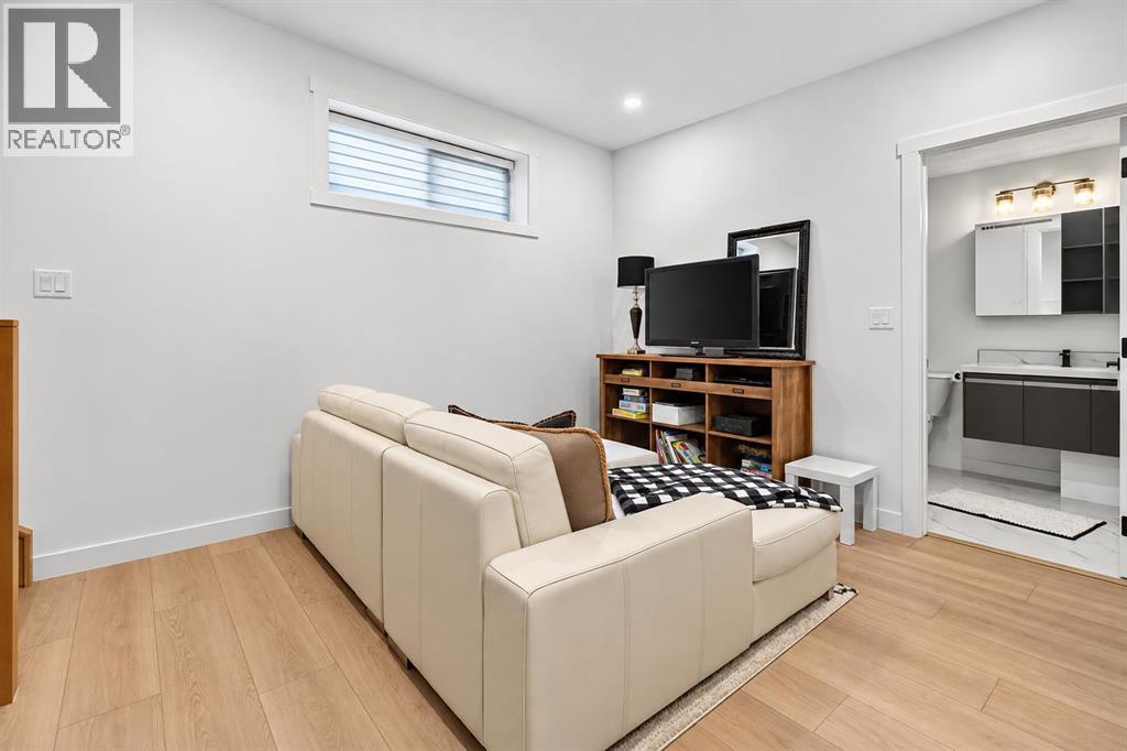 140 25 Avenue Ne Property Photo 28