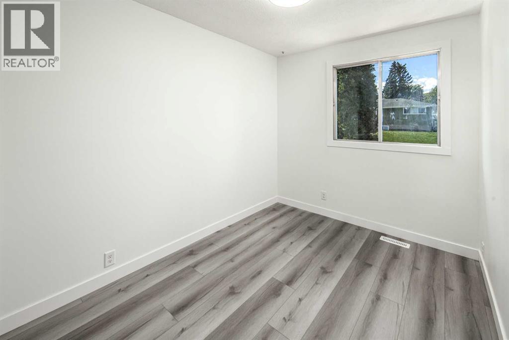 1055 72 Avenue Northwest Property Photo 14