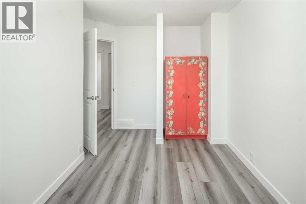 1055 72 Avenue Northwest Property Photo 15