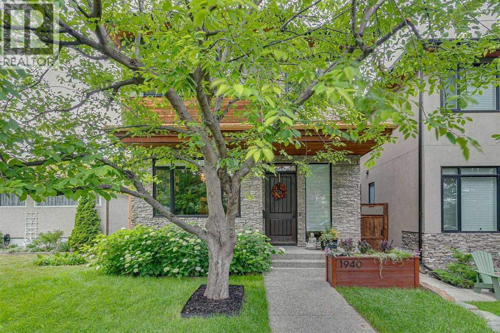 1940 48 Avenue Sw Property Photo 2