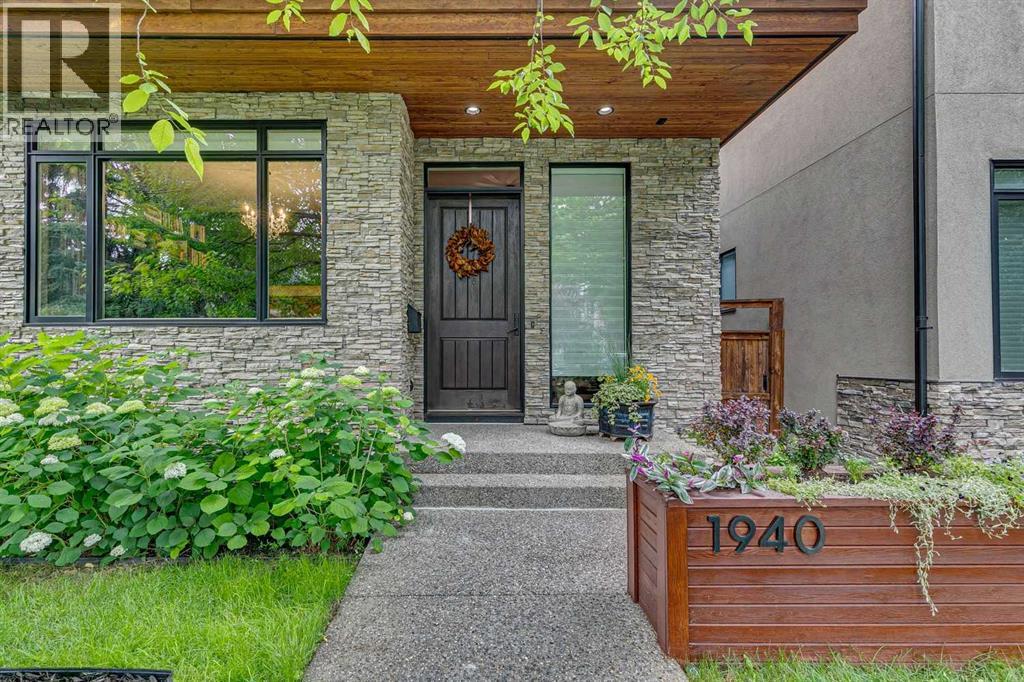 1940 48 Avenue Sw Property Photo 3