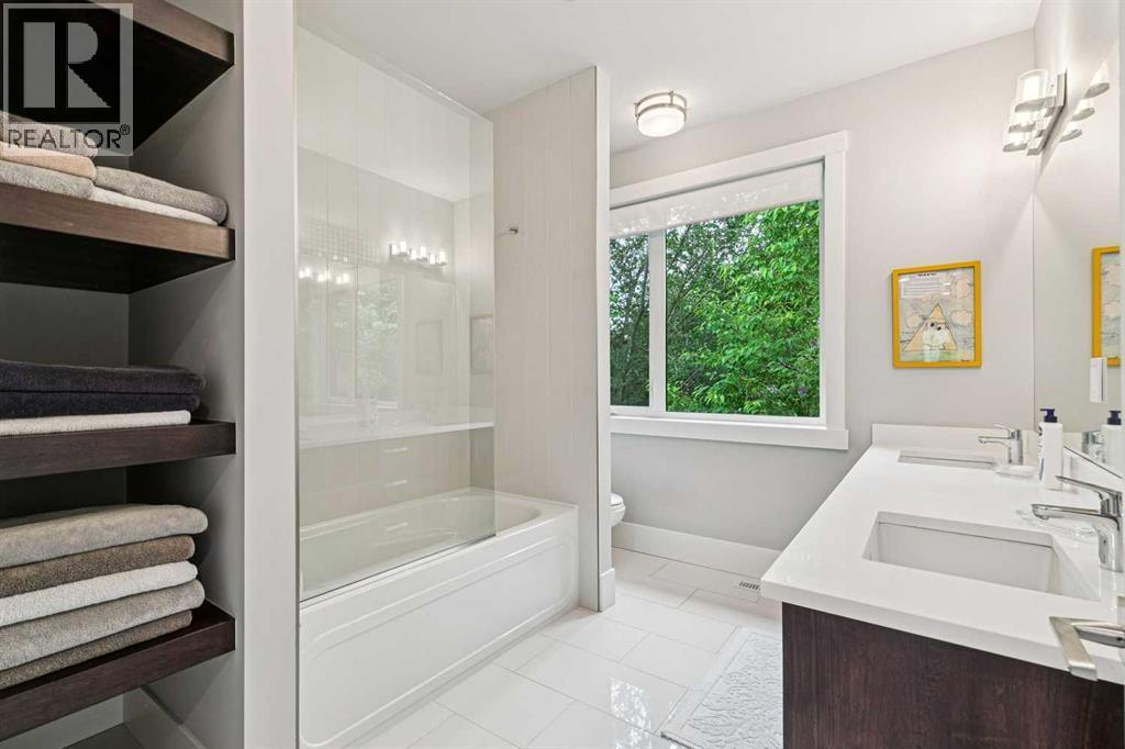 1940 48 Avenue Sw Property Photo 25