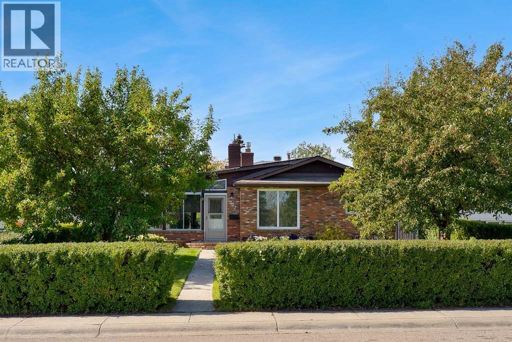 707 Fortalice Crescent SE