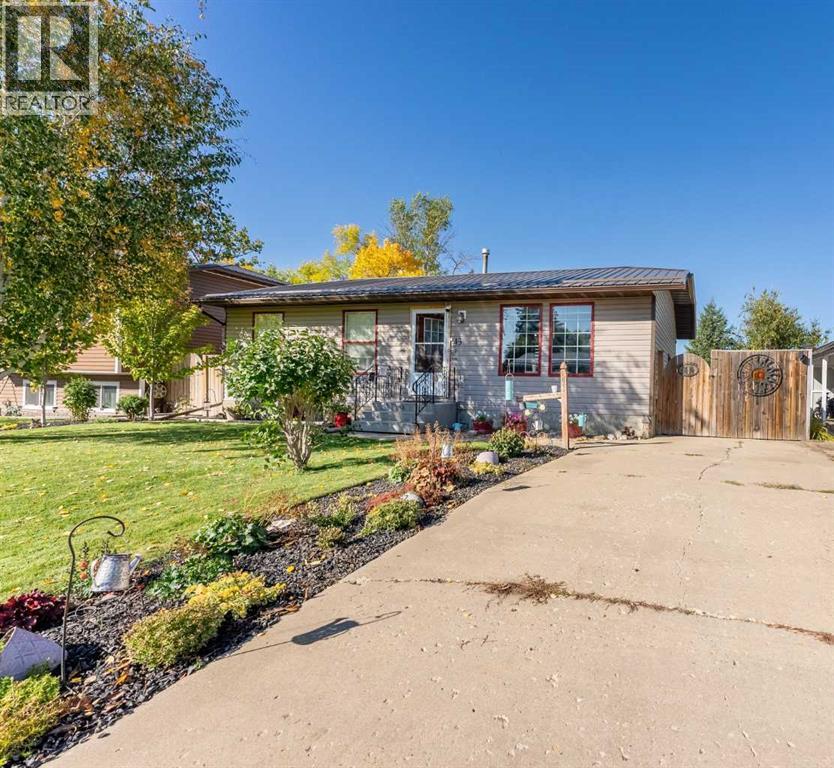 43 Ash Street W Property Photo 1