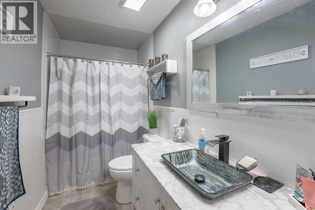 43 Ash Street W Property Photo 9