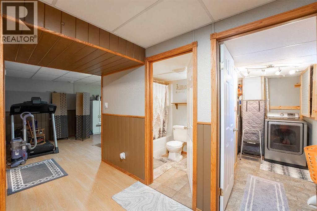 43 Ash Street W Property Photo 17