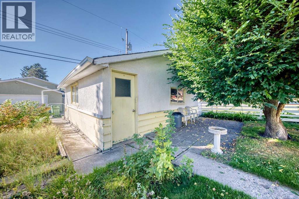 435 51 Avenue Property Photo 11