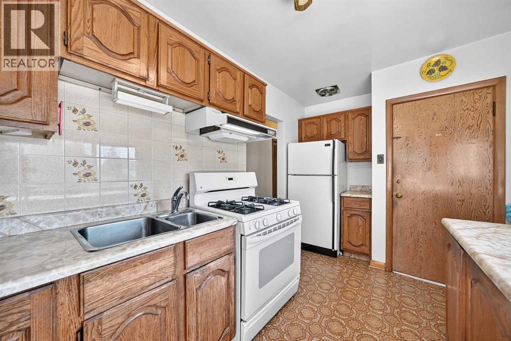 435 51 Avenue Property Photo 18