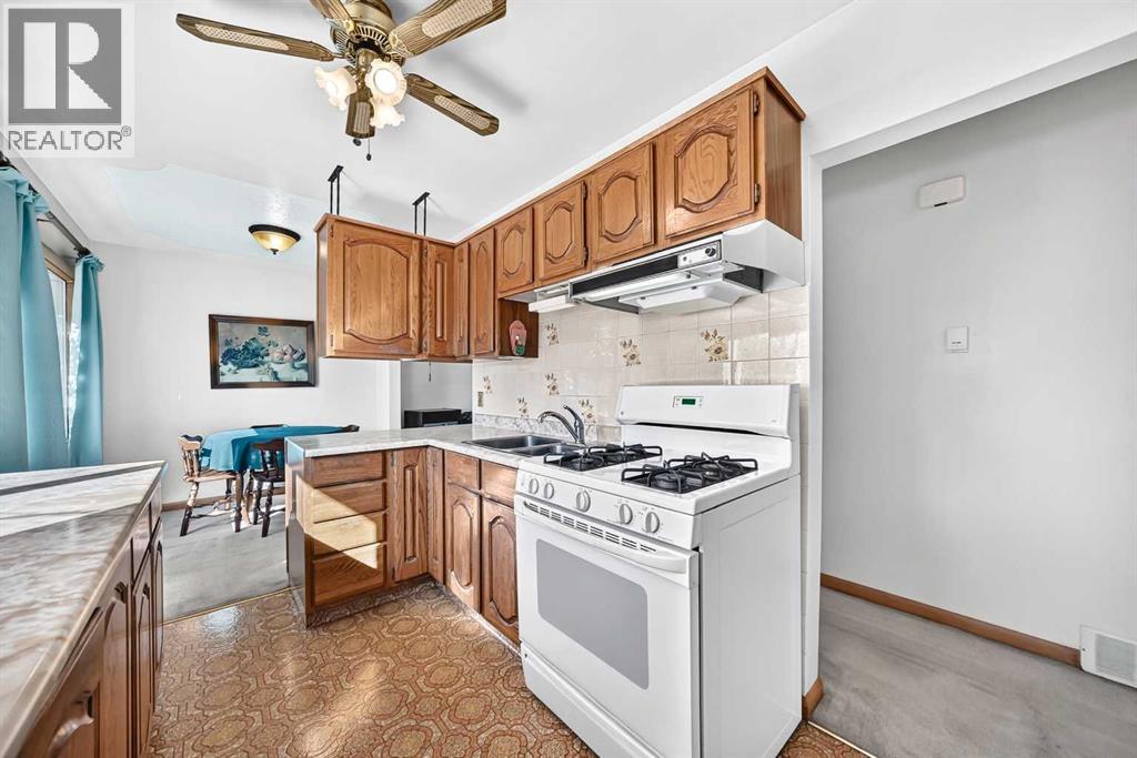 435 51 Avenue Property Photo 22