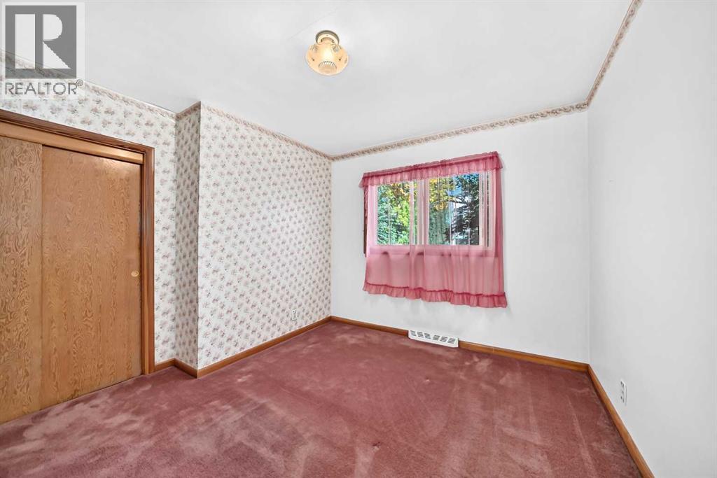 435 51 Avenue Property Photo 32