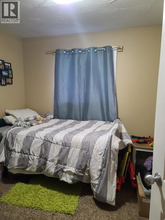 5211 50 Avenue Property Photo 4