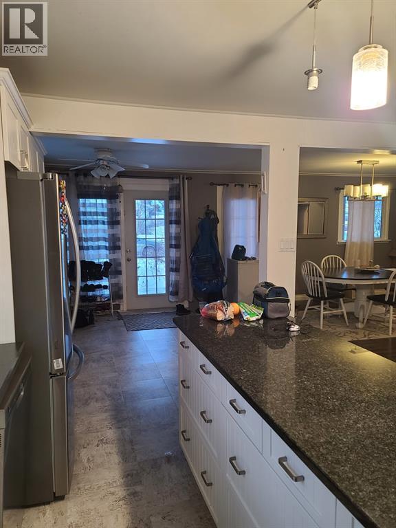 5211 50 Avenue Property Photo 9