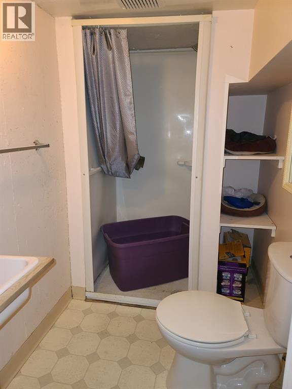 5211 50 Avenue Property Photo 15
