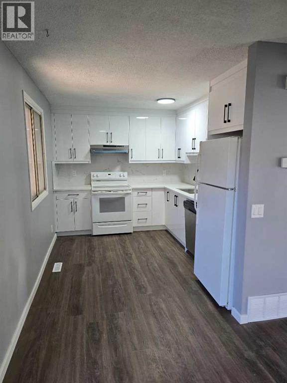 215 Pineset Place Ne Property Photo 4