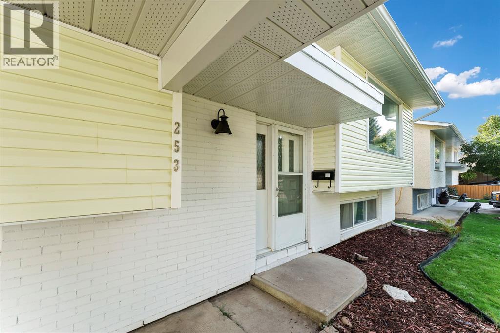 253 11 Street Ne Property Photo 1