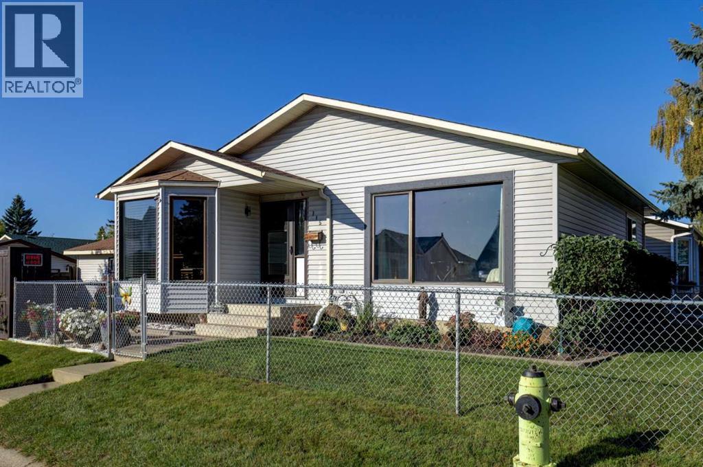 115 Aberfoyle Close Ne Property Photo 2