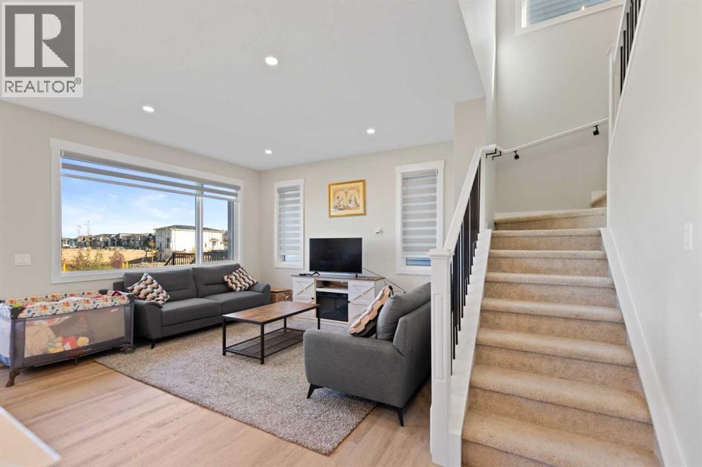 86 Corner Glen Gardens Ne Property Photo 13