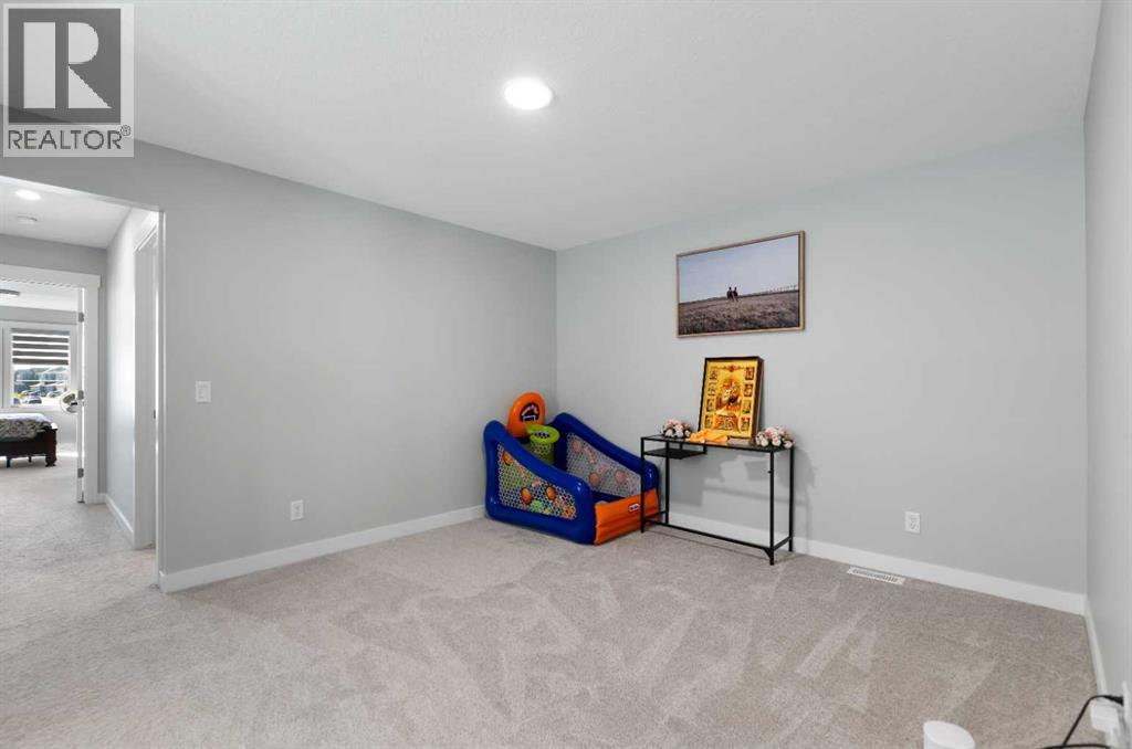 86 Corner Glen Gardens Ne Property Photo 22