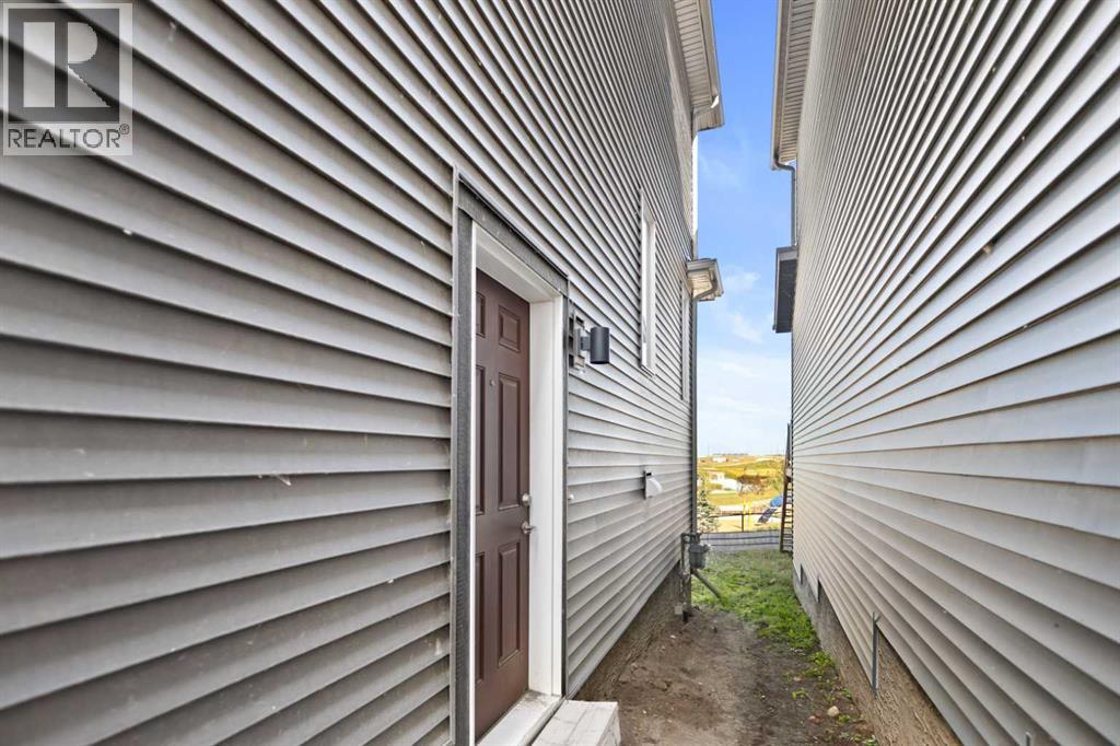 86 Corner Glen Gardens Ne Property Photo 32