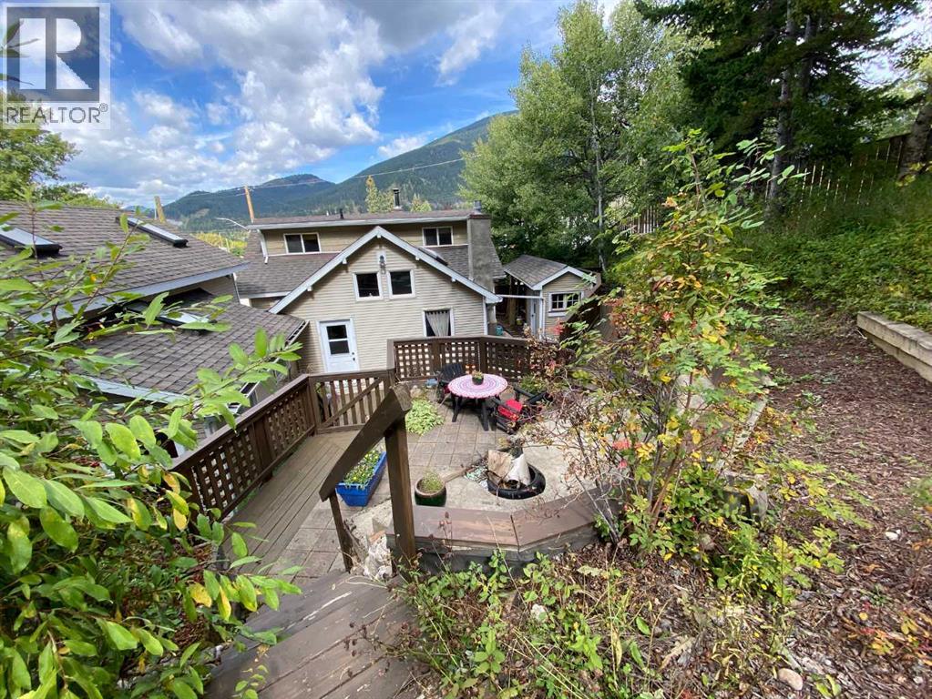 13302 15 Avenue Property Photo 1