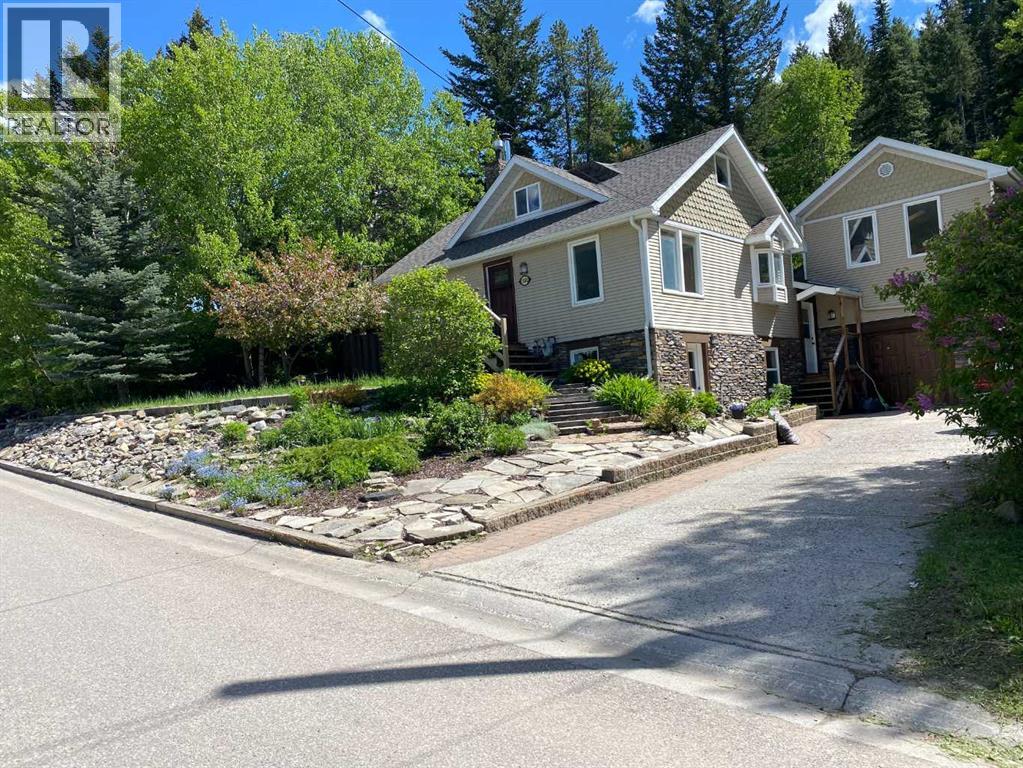 13302 15 Avenue Property Photo 3