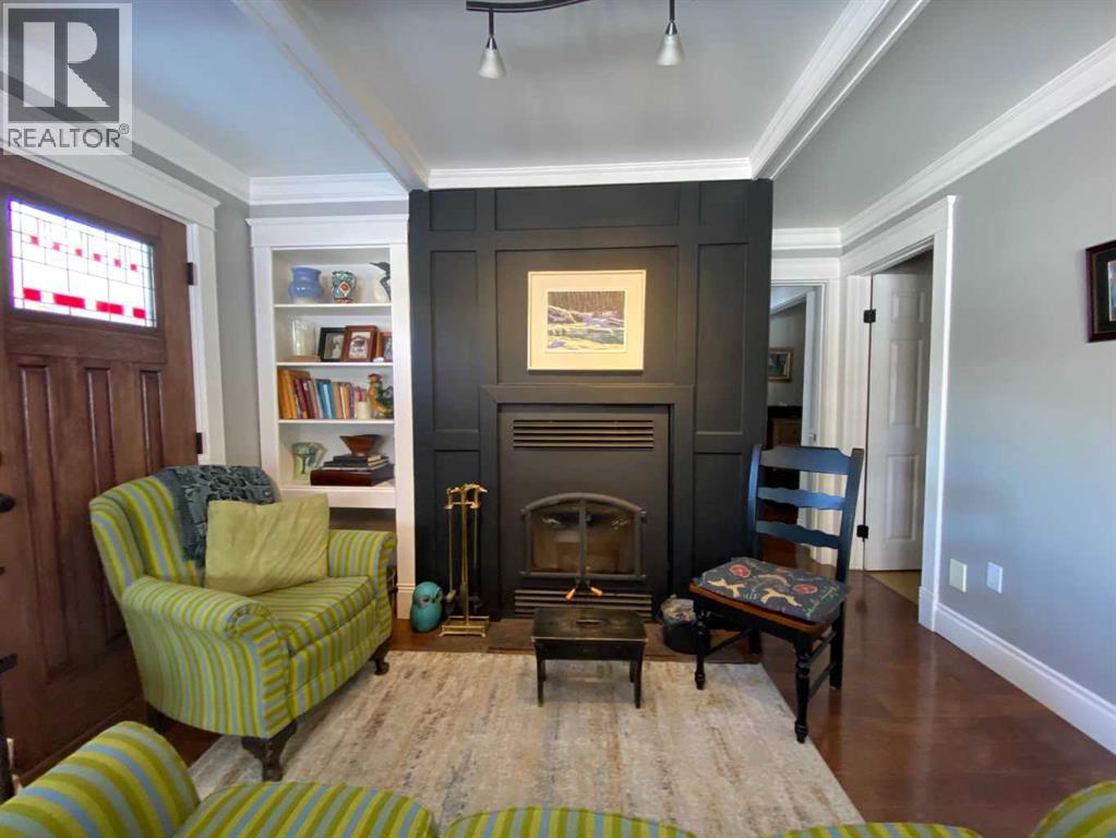 13302 15 Avenue Property Photo 13