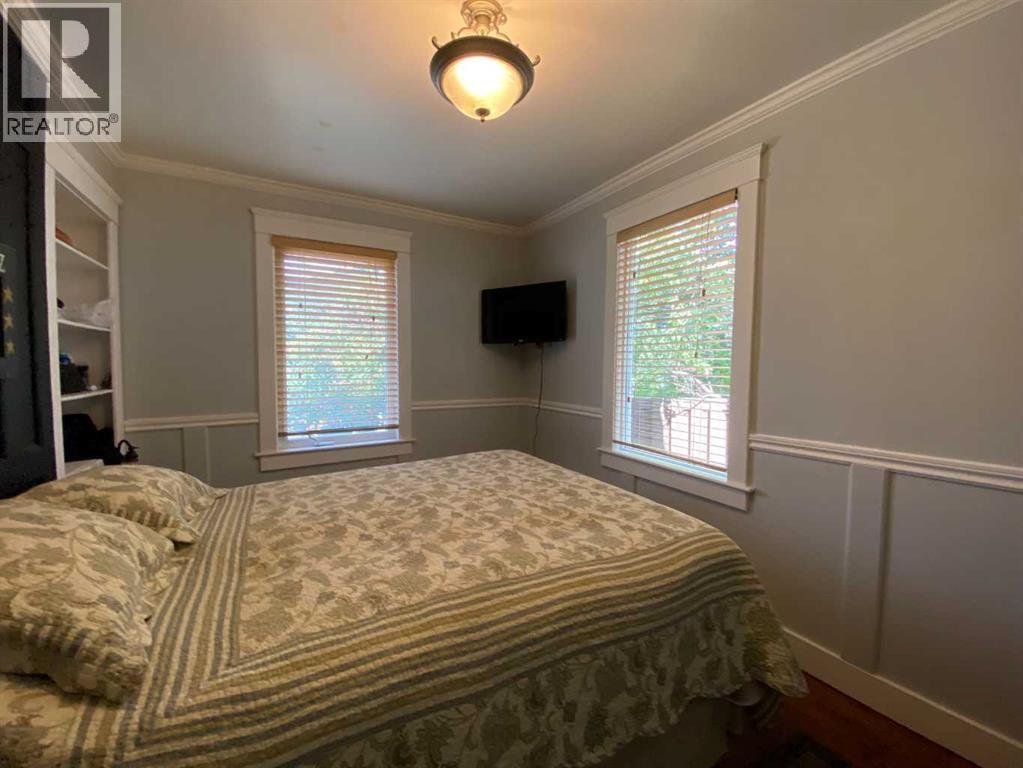13302 15 Avenue Property Photo 18