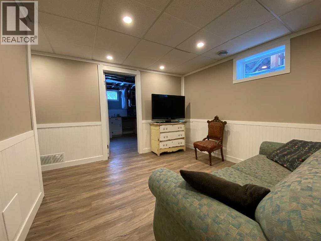13302 15 Avenue Property Photo 26