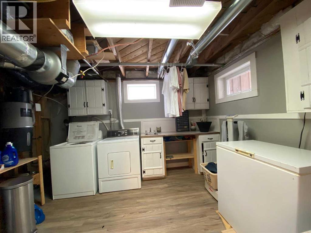 13302 15 Avenue Property Photo 28