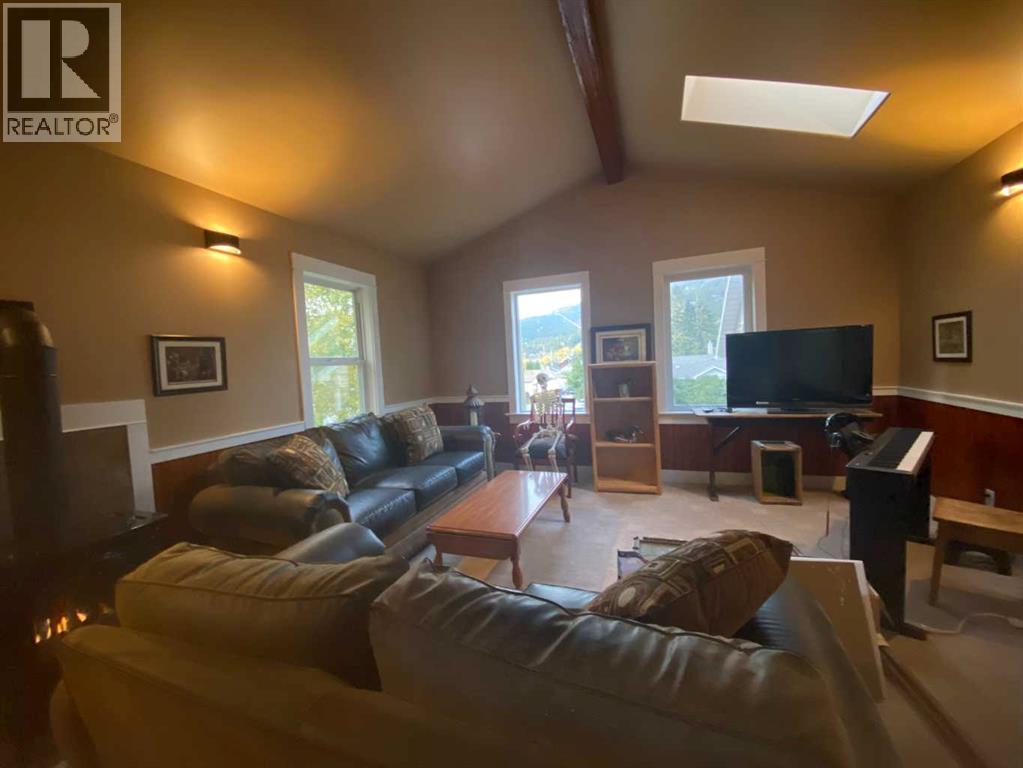 13302 15 Avenue Property Photo 31
