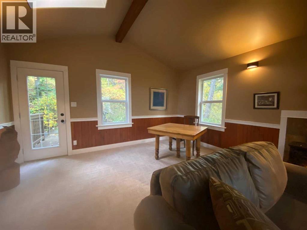 13302 15 Avenue Property Photo 31