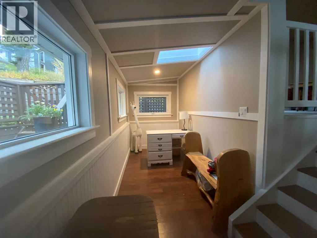 13302 15 Avenue Property Photo 33