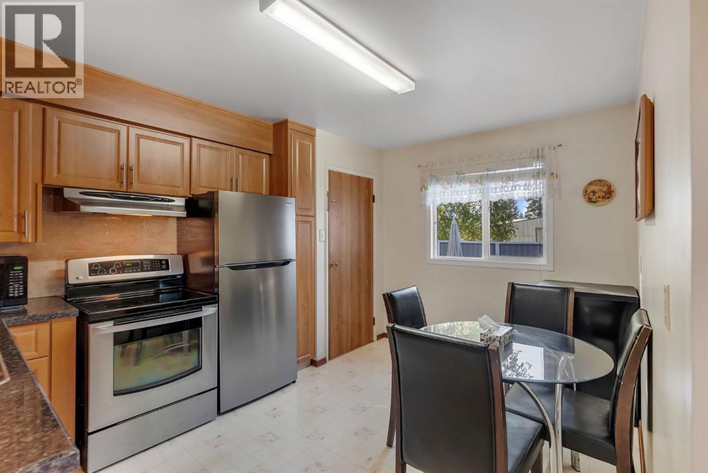 9524 3 Street Se Property Photo 12