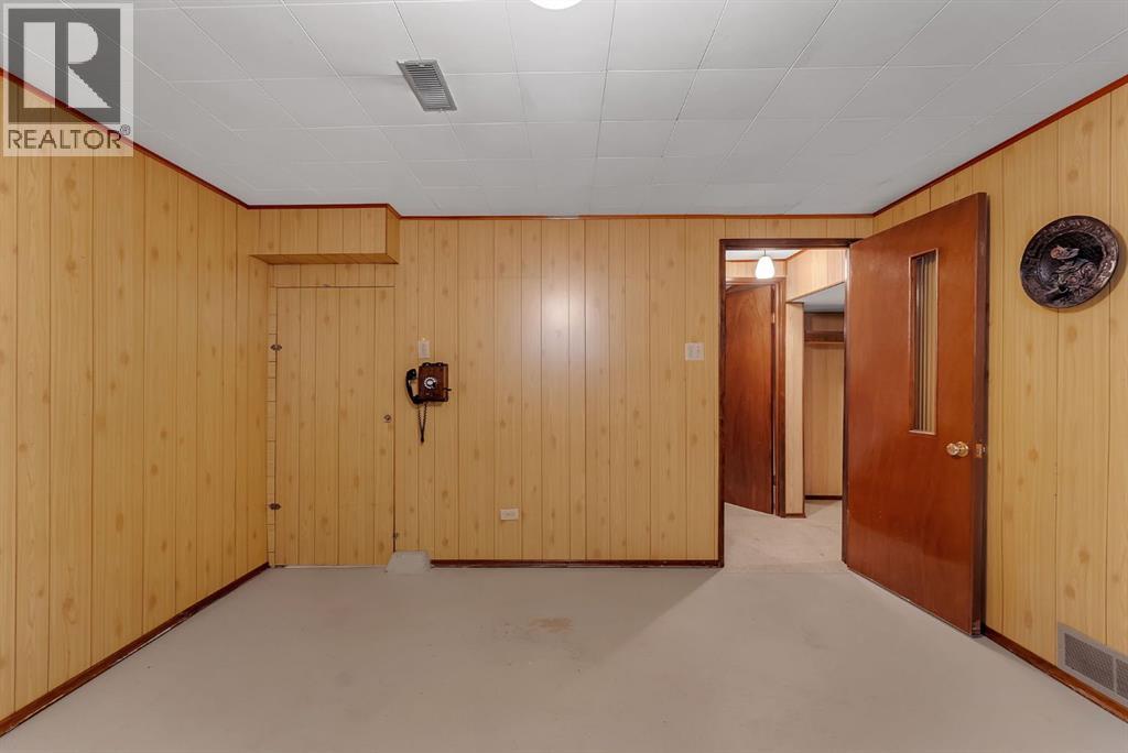 9524 3 Street Se Property Photo 25