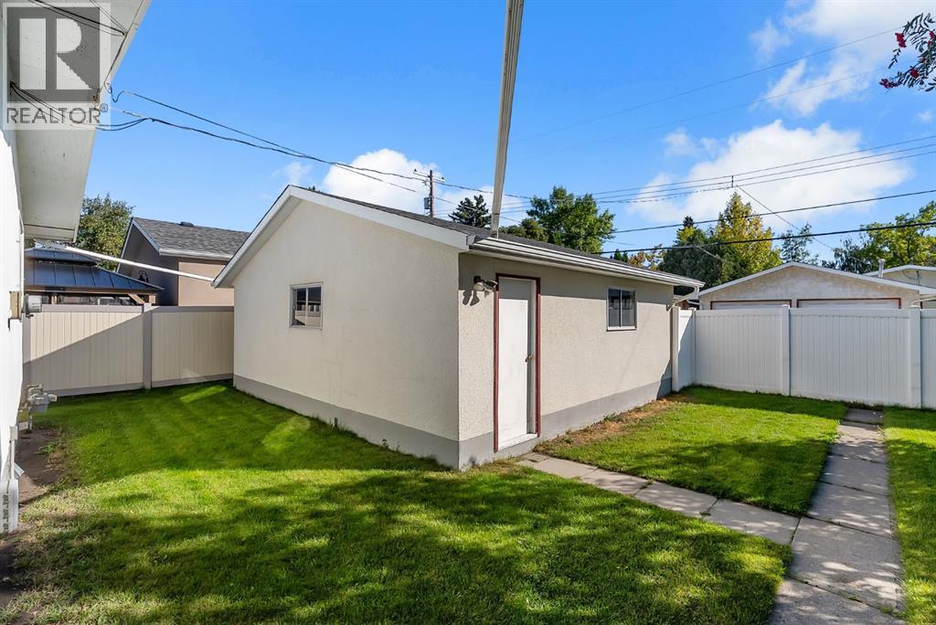 9524 3 Street Se Property Photo 35