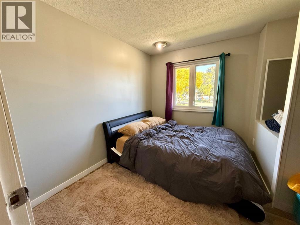 921 Ellis Crescent Se Property Photo 18