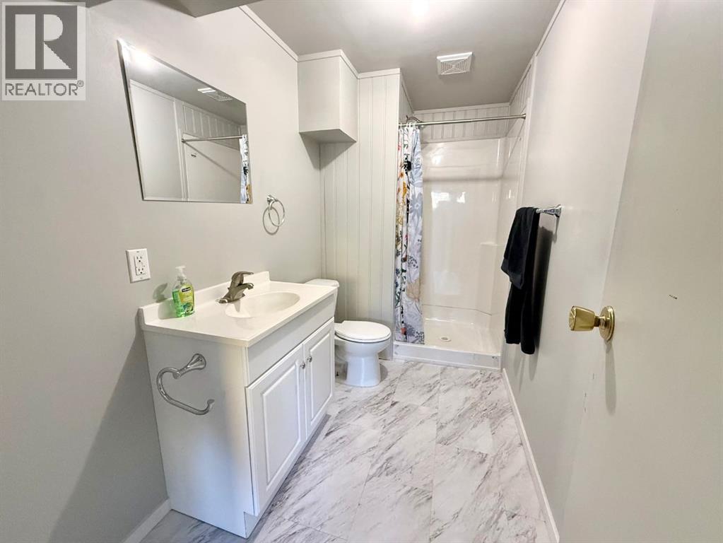 921 Ellis Crescent Se Property Photo 25