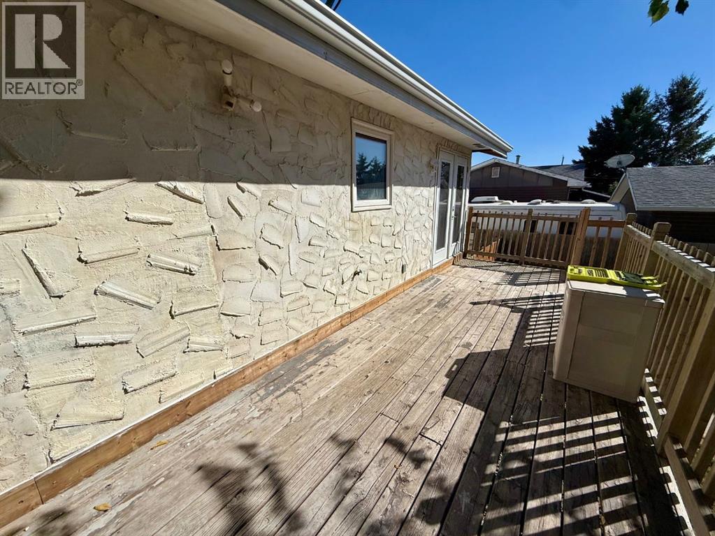 921 Ellis Crescent Se Property Photo 31