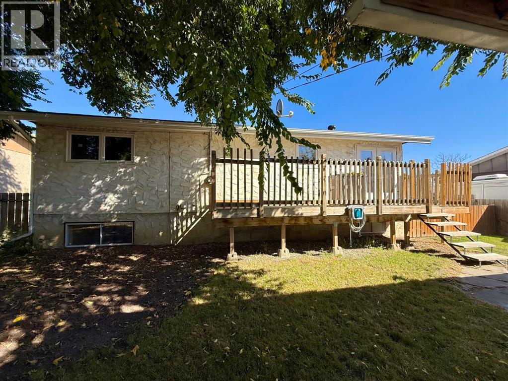 921 Ellis Crescent Se Property Photo 35