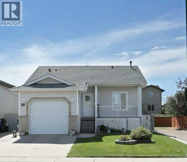 75 Sunset Crescent SW Property Photo 1
