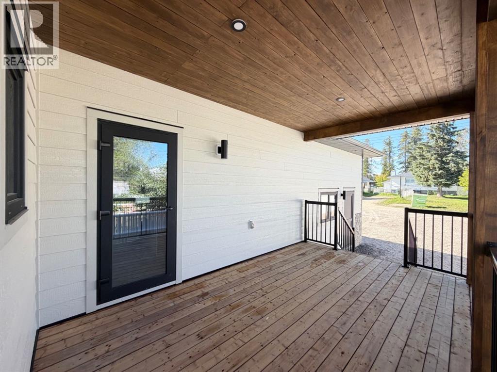 4920 10 Avenue Property Photo 6