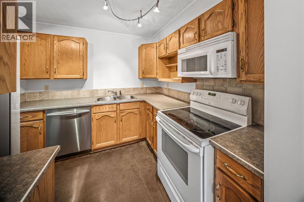 2211 29 Street Southwest Property Photo 6