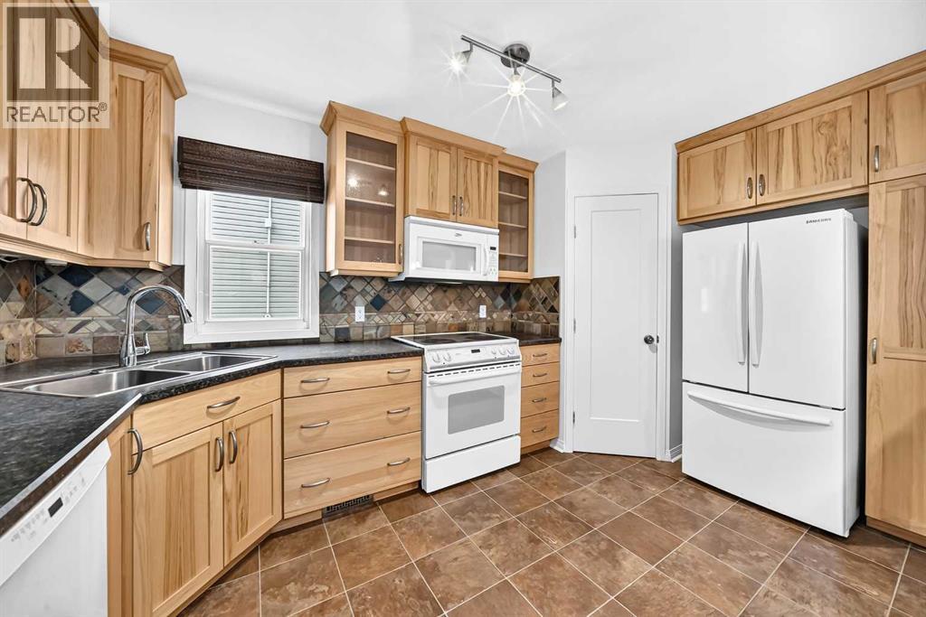 315 Spruce Street Property Photo 7