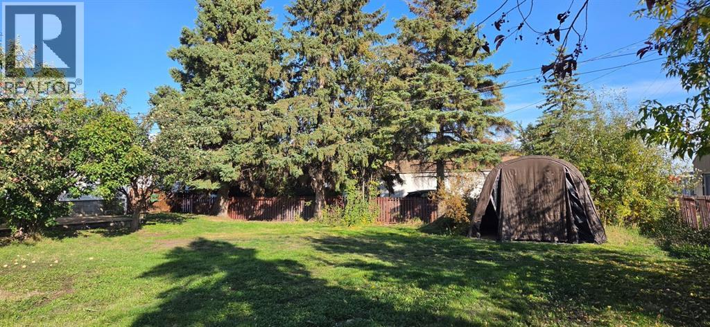 11221 102 Avenue Property Photo 3