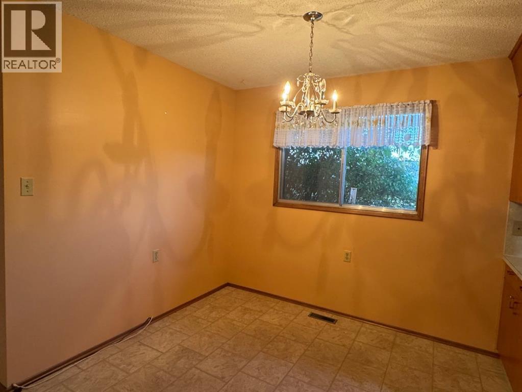 11221 102 Avenue Property Photo 13