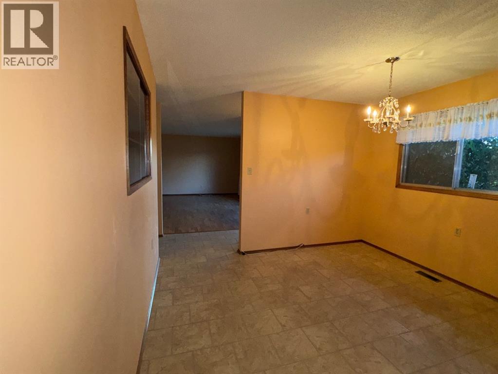 11221 102 Avenue Property Photo 14